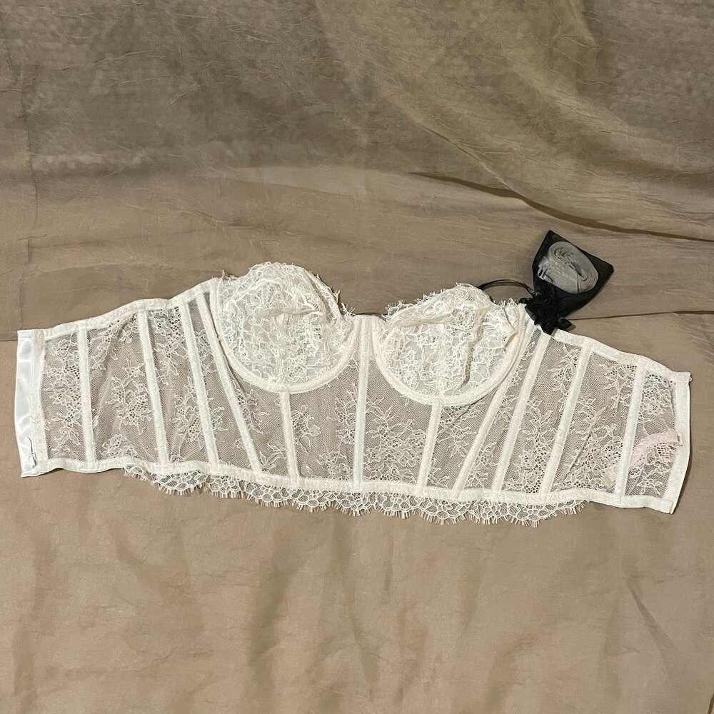 Victoria's Secret Lace Corset - Picture 11 of 12